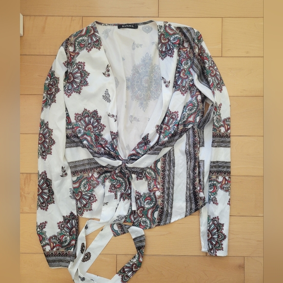 Banjul White Paisley Wrap Shirt Tie Waist Boho Size M - Picture 2 of 4